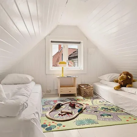 Dinbnb Homes I Idyllically Located 4-Bedroom Home Bergen Exterior photo