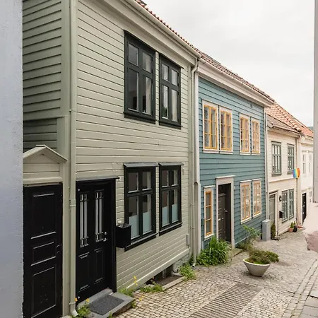 Dinbnb Homes I Idyllically Located 4-Bedroom Home Bergen Exterior photo